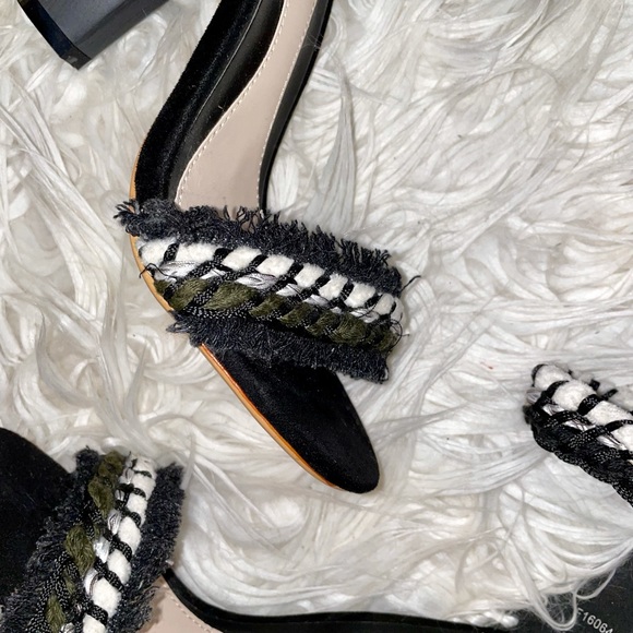 ✨NEVER WORN✨ HEELS 👠 - Picture 4 of 5